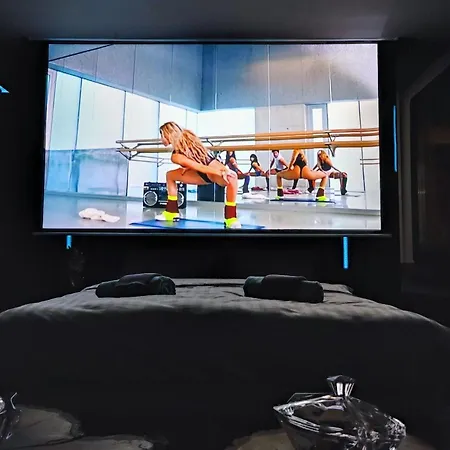 Pentlux - Penthouse In The Heart Of Skopje