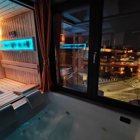 Pentlux - Penthouse In The Heart Of